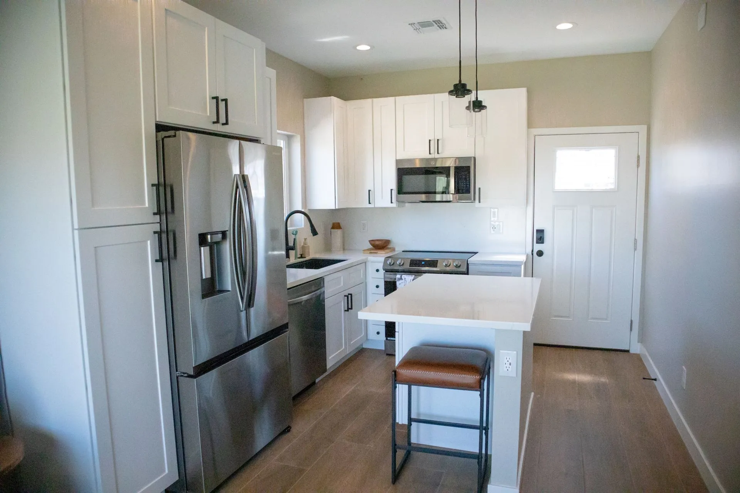 Casita kitchen and laundry area